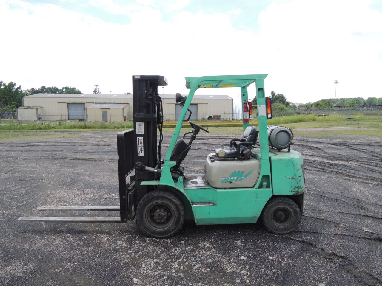 Mitsubishi FG-25 188" x 5,000 Lb Capacity Forklift