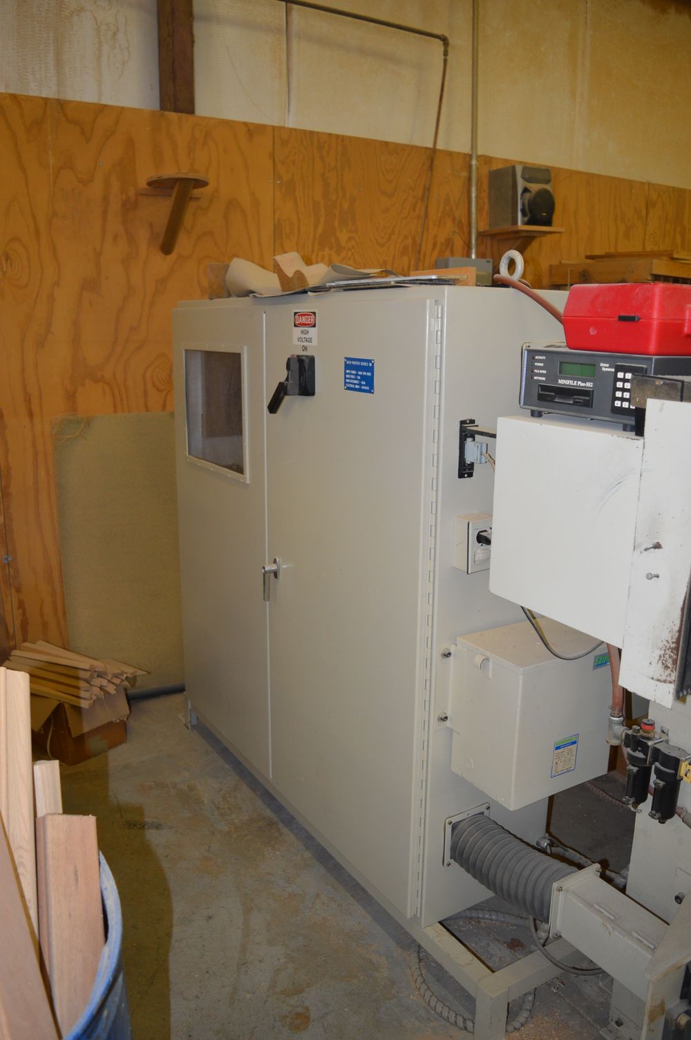 Accu-Router Series 1M 4' x 4' CNC Router - The Equipment Hub