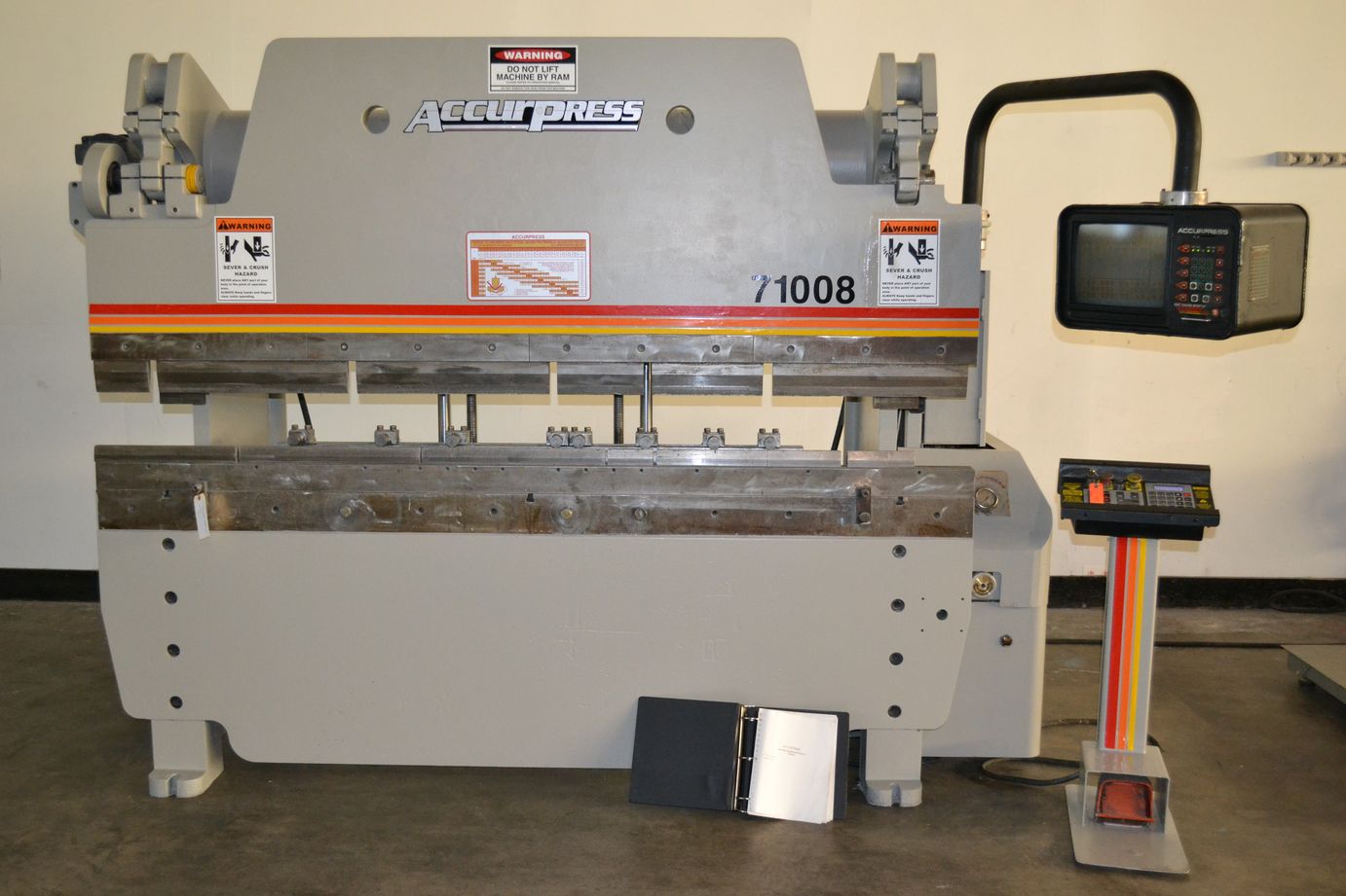 Accurpress 71008 100 Ton x 8' Hydraulic CNC Press Brake