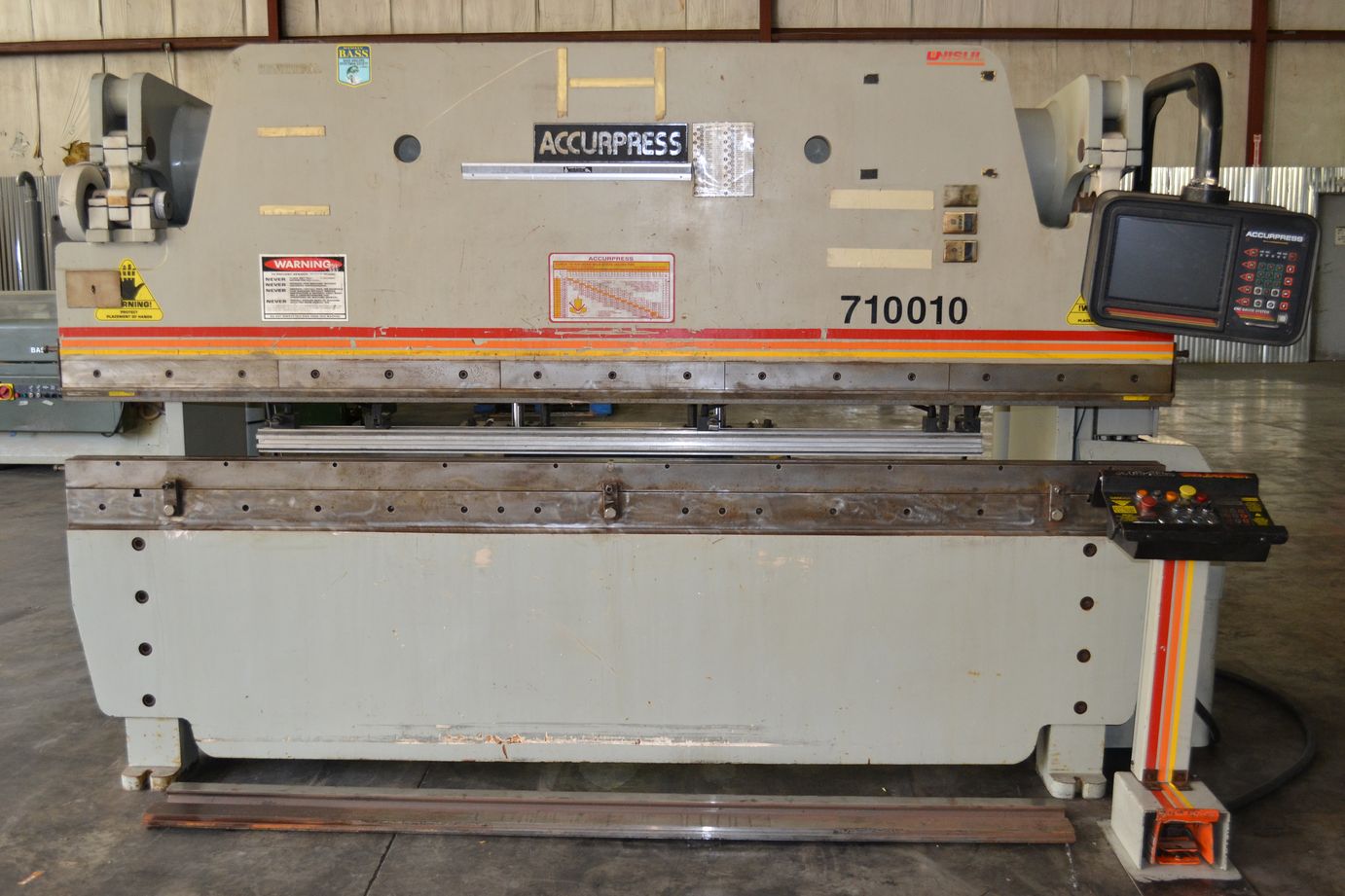 Accurpress 710010 10' x 100 Ton Hydraulic CNC Press Brake w/ Dies Accurpress 710010 10' x 100 Ton Hydraulic CNC Press Brake w/ Dies