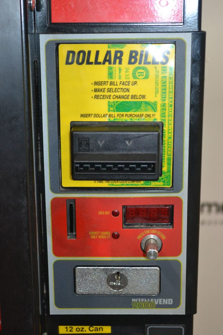 Royal Vendors RVCC6609 CocaCola Vending Machine The Equipment Hub