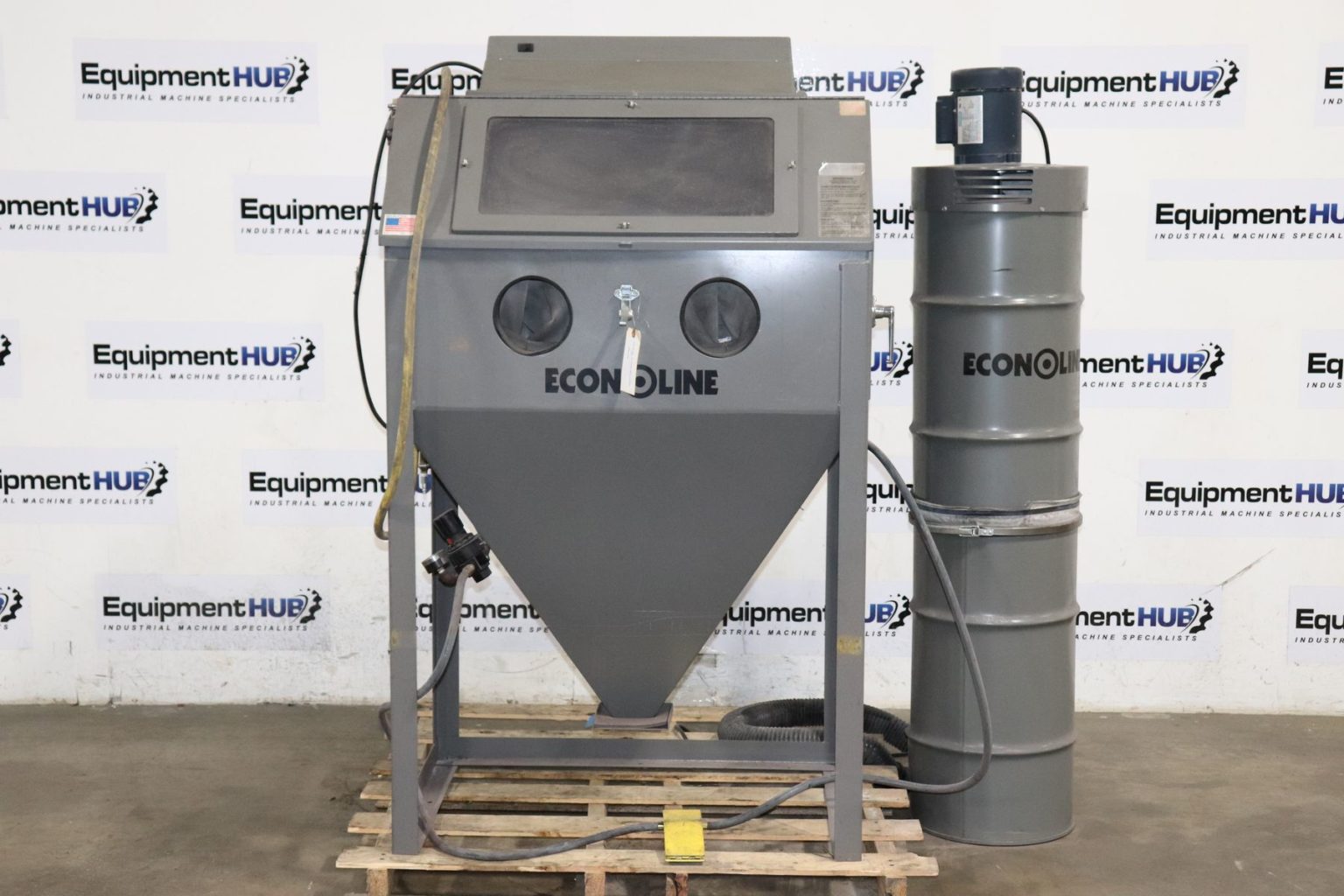 Econoline Abrasive Sand Blast Cabinet w/ Dust Collector - The Equipment Hub