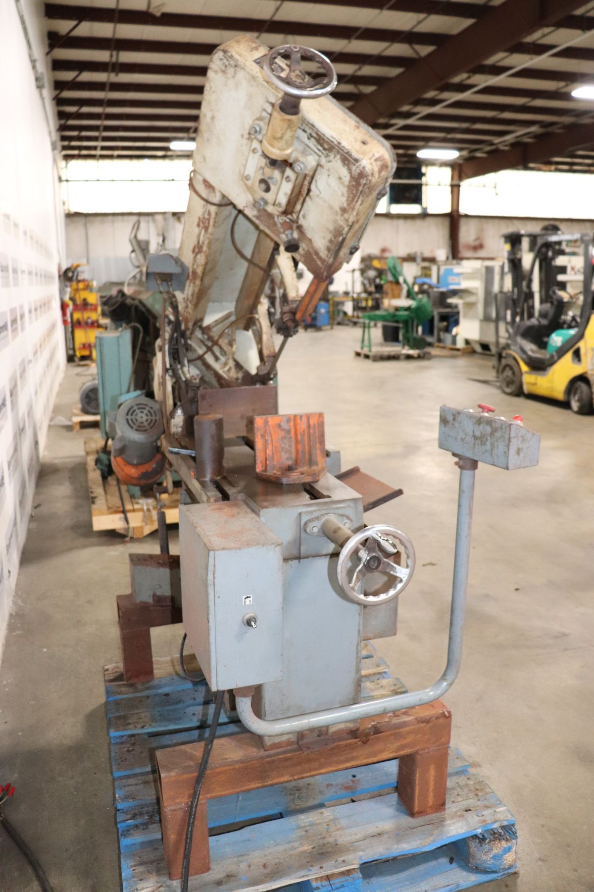 Wilton 7040 10" x 16" Horizontal Variable Speed 2HP Band Saw The