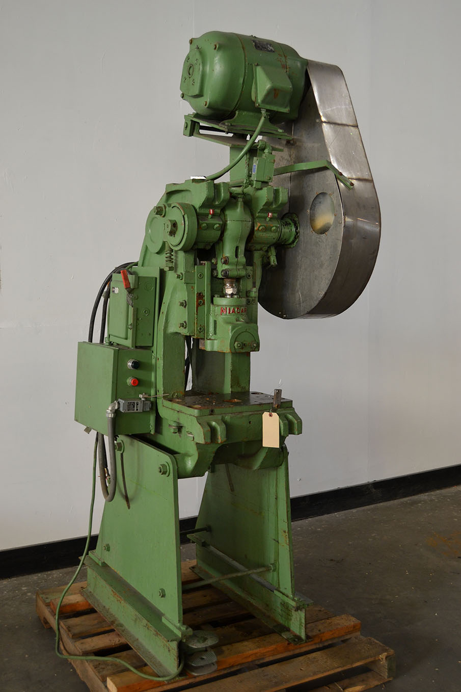 Niagara A2 18 Ton Air Clutch Stamping / Punching Press