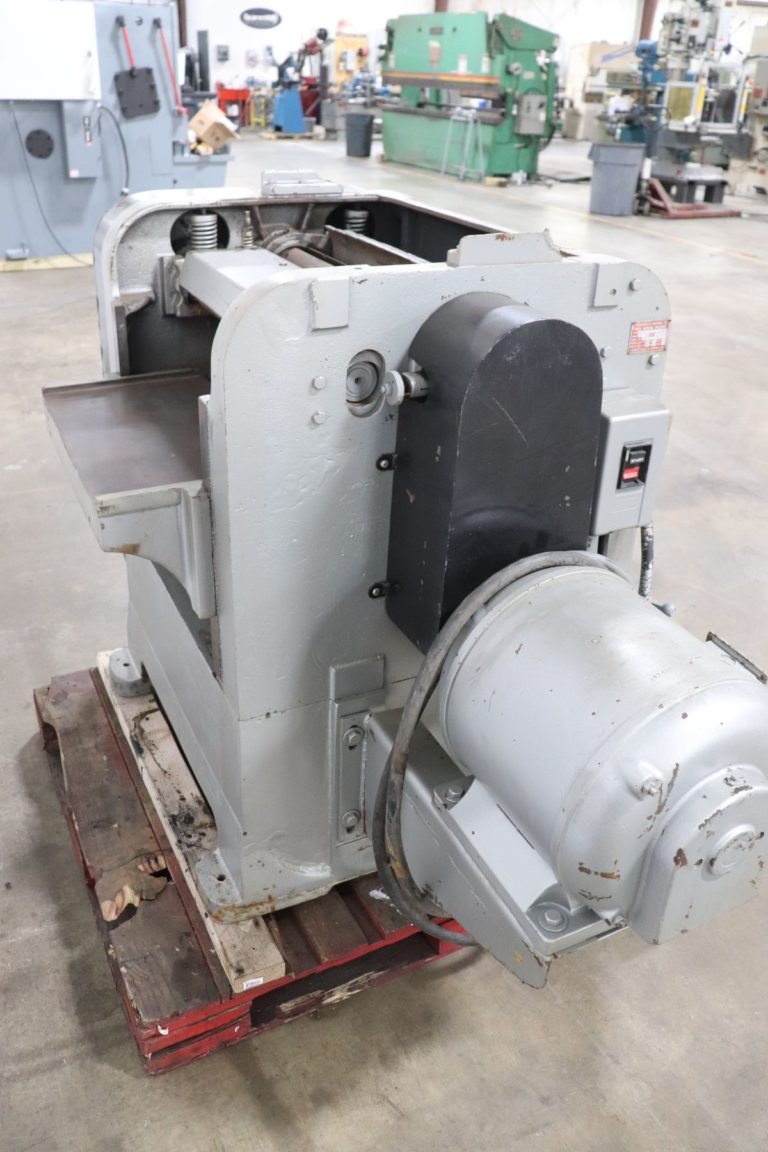 Powermatic 220 20″ x 8″ Heavy Duty 10HP Straight Knife Planer The