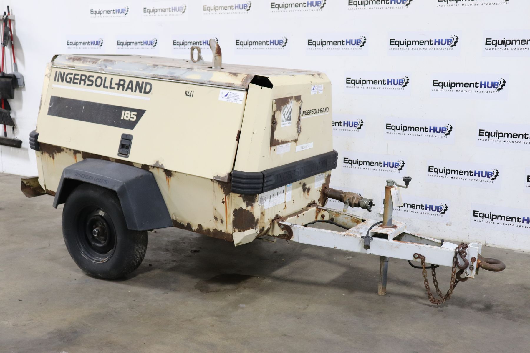 Ingersoll Rand P185wjd 185 Cfm Portable Towable Air Compressor The Equipment Hub 1985