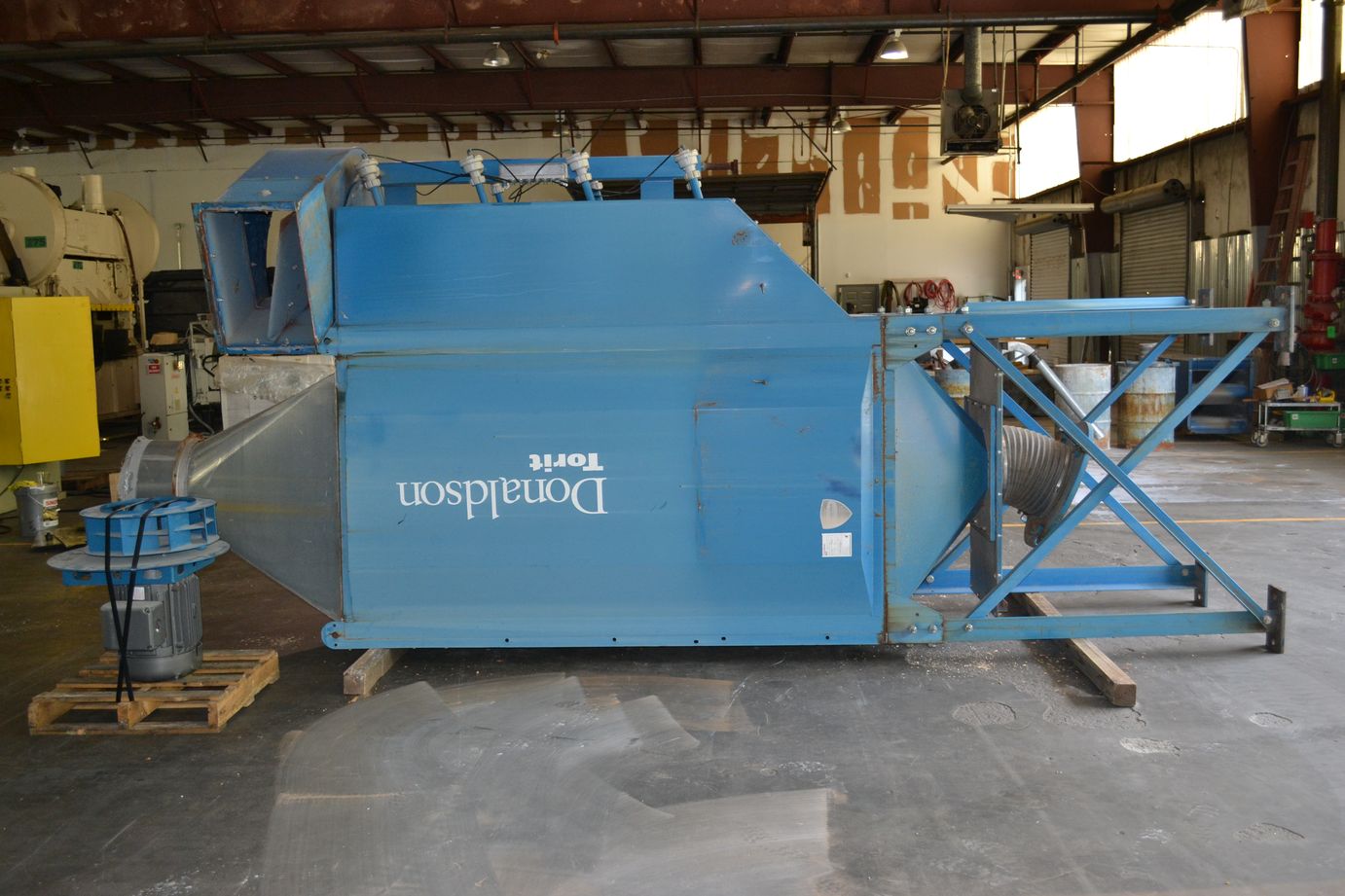 Donaldson Torit DFO4-16 Downflo Oval 30HP Filter Type Dust Collector (CD-171121)