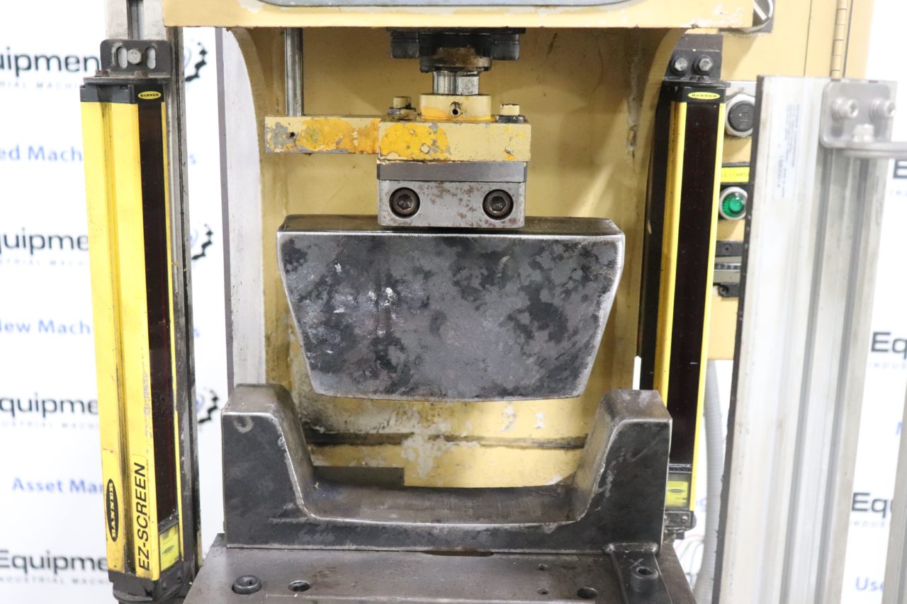 Greenerd HPB5 5 Ton CFrame Hydraulic Press w/ Safety Curtains The