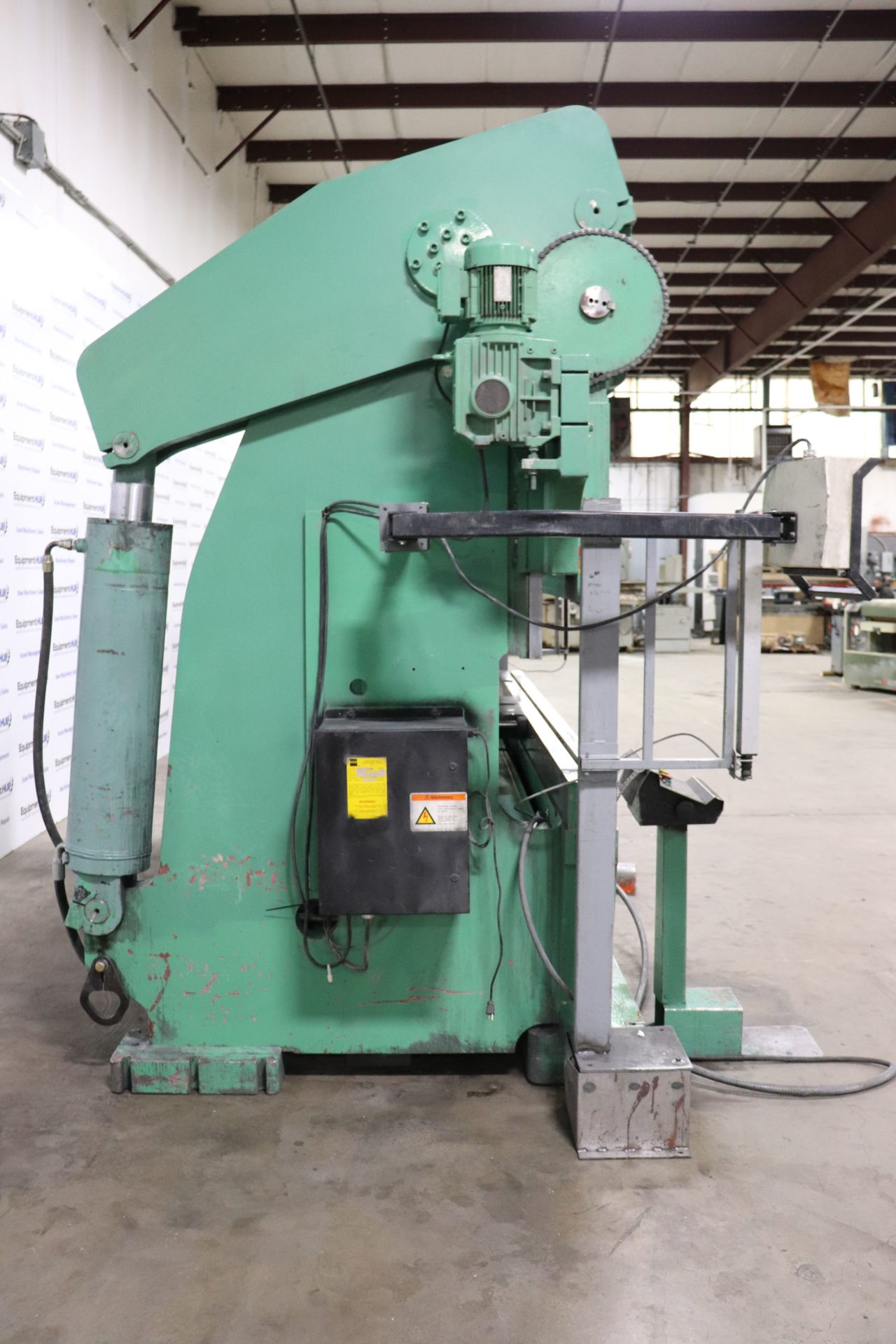 Accurpress 740012 400 Ton x 12' Hydraulic Press Brake w/ Hurco Autobend