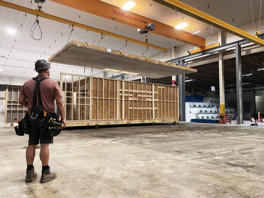 ceiling high crane (1)_resized