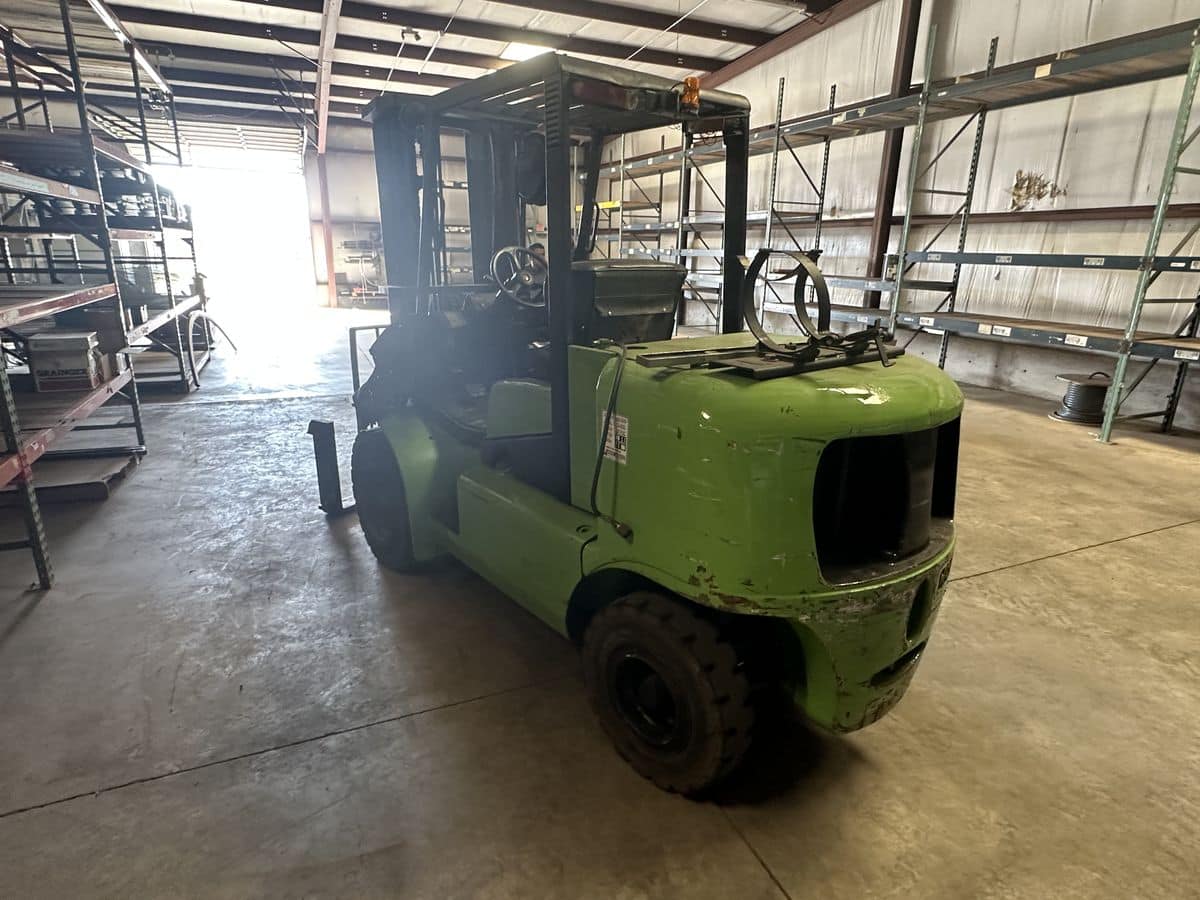 Clark CGP50 LP 10,000 LB Capacity Forklift with Extenders The