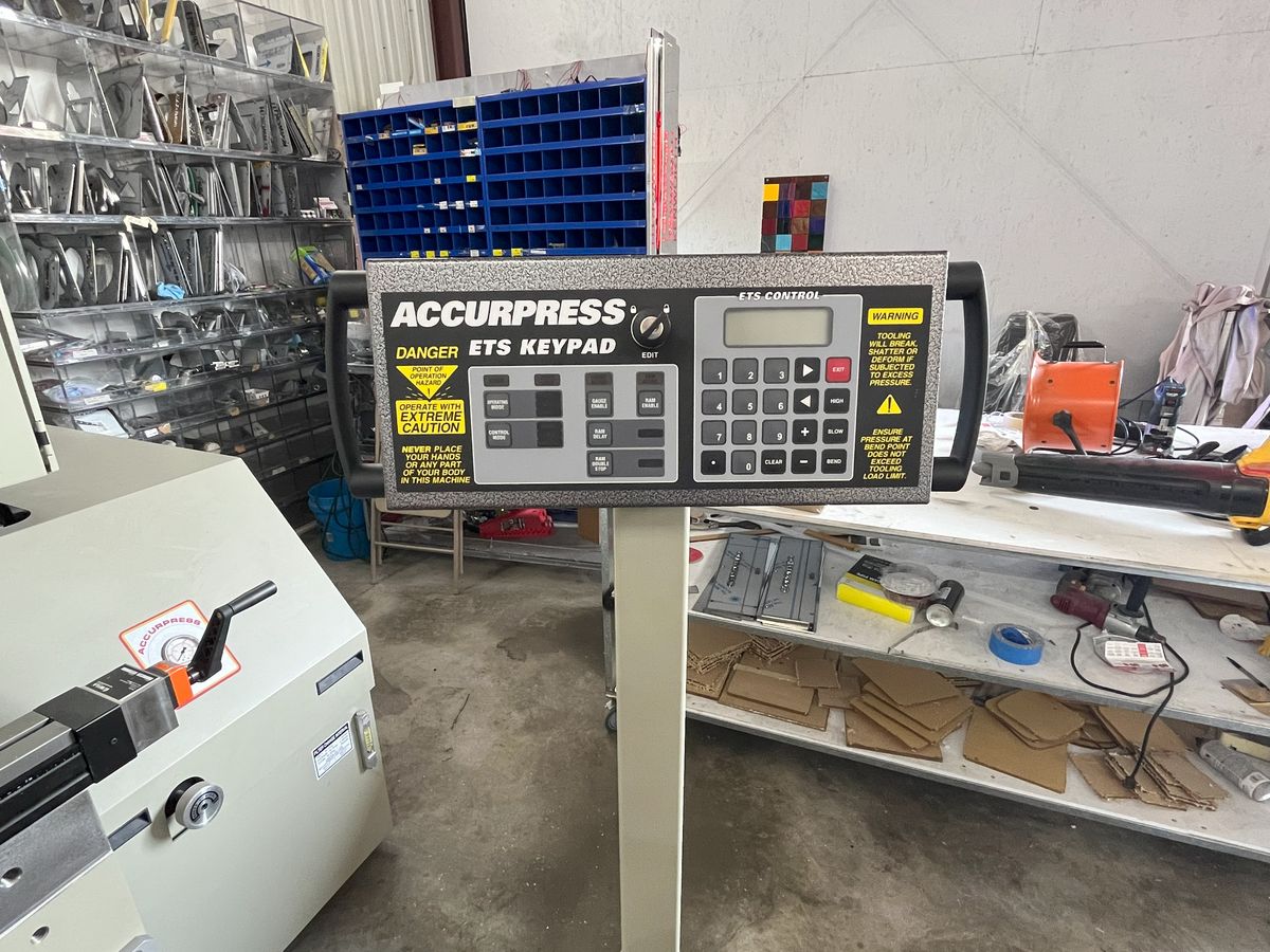 Accurpress 710010 100 Ton x 10' Hydraulic Press Brake w/ Wila Crowning
