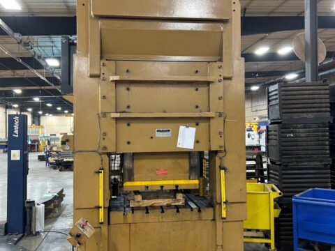 Standard Industrial 700 Ton Straight Side Press