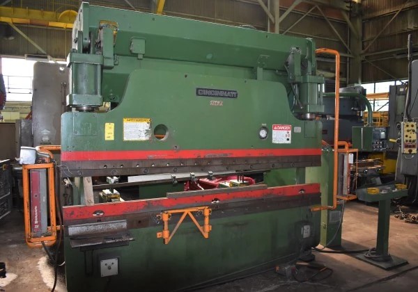 Cincinnati 135ASX8 135 Ton x 10' CNC Hydraulic Press Brake