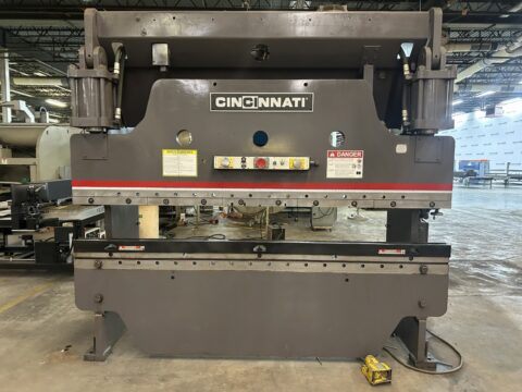 Cincinnati 135 CBx8 135 Ton x 10' Hydraulic Press Brake(Not Working)